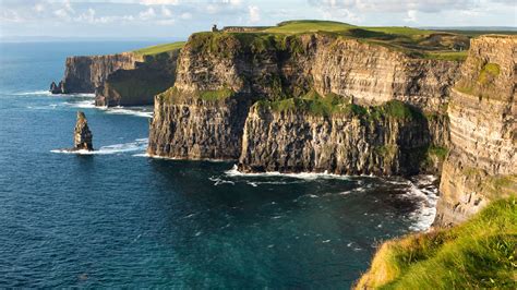 Cliffs of Moher & Wild Atlantic Way Tour from Galway City