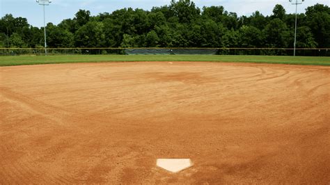 The 14 Key Differences Between Softball and Baseball | Softball Ace