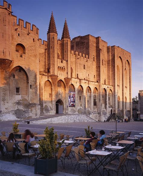 Avignon - eine bezaubernde Städtereise am Ufer der Rhône - [GEO]