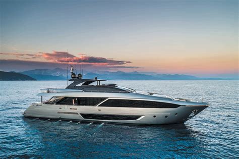 Riva 110' DolceVita motor yacht