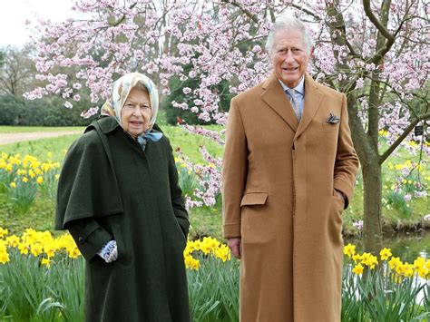 Queen Elizabeth and Prince Charles appear together ahead of Easter | photos