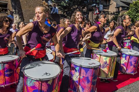 Swing and samba as the Notting Hill Carnival dances into action in ...