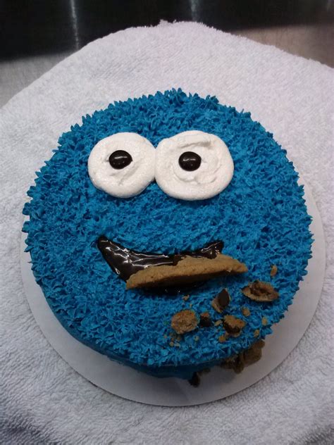 √ Easy Cookie Monster Cake