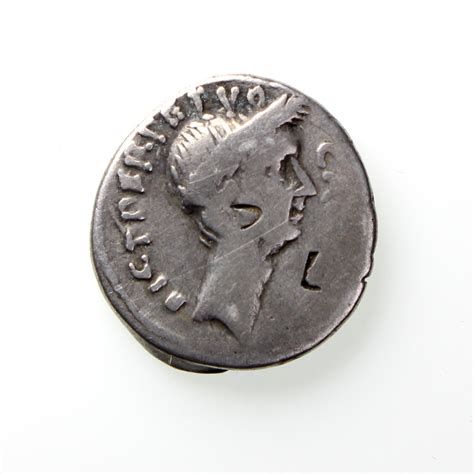 Julius Caesar Silver Denarius Portrait Type 46BC - Silbury Coins : Silbury Coins