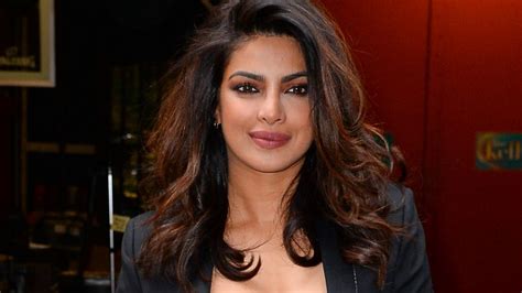 Priyanka-Chopra-Unfinished-book-866x487 - Exampundit.in