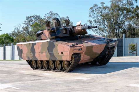 Australian Lynx KF41 Infantry Fighting Vehicle unveiled for Land 400 Phase 3 Program - EDR Magazine