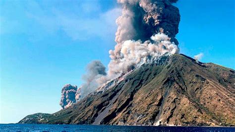 Volcano off the coast of Italy erupts, killing 1 and injuring 2 - ABC7 Los Angeles