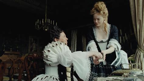 Emma Stone Fancies the Queen in 'The Favourite' Trailer