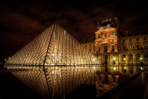 hai-lights: The Louvre at Night