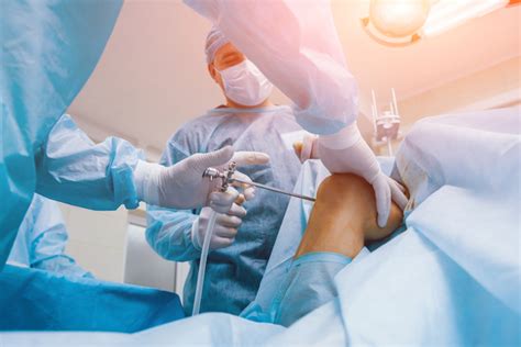 Knee Arthroscopy – What are the Benefits? | Carrothers Orthopaedics