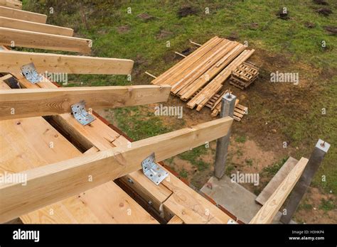 installing trusses Stock Photo: 122705244 - Alamy