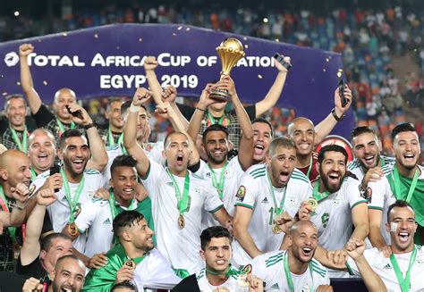 Football : L’Algérie élue meilleure sélection arabe de l’année 2019 - Times Algérie