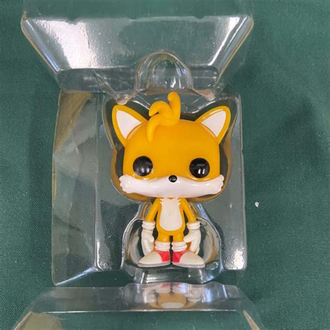 Reduced 50% FUNKO POP GAMES SONIC THE HEDGEHOG #07 TAILS VINYL~(s)