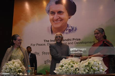 Former Vice President Hamid Ansari presents the Indira Gandhi Prize ...