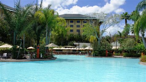 Loews Royal Pacific Resort: Pool area