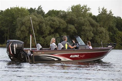 Voyageur Marine | New and Used Alumacraft Boats | Yamaha, Evinrude and ...