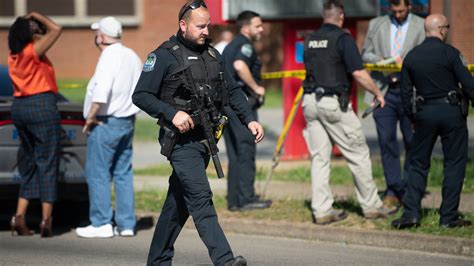 Scenes Outside a Tennessee High School Shooting - The New York Times