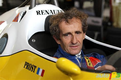 Alain Prost drives his 1983 Renault F1 car! (+photos) | Car News | Auto123