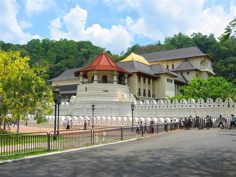 Vacation in the Beautiful Kandy City | Beauteous Sri Lanka