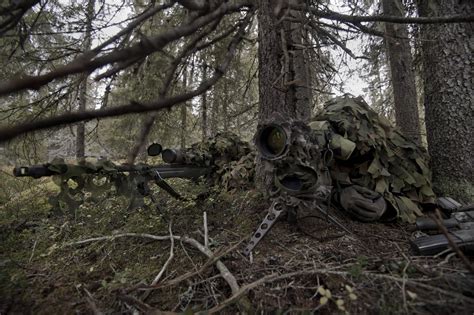 A sniper pair with the Swedish Army Ranger Battalion. [2957x1968] | Swedish army, Military ...