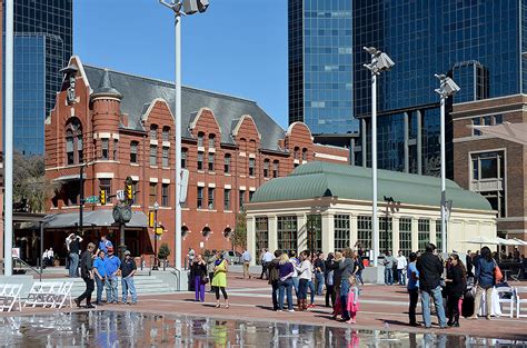 Sundance Square Plaza - Architecture in Fort Worth