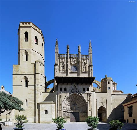 Huesca Cathedral - Megaconstrucciones.net English Version