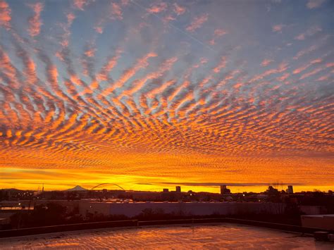 Sunrise over Portland OR : r/SkyPorn