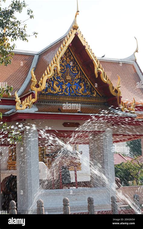 Wat Benchamabophit, marble temple in bangkok Stock Photo - Alamy