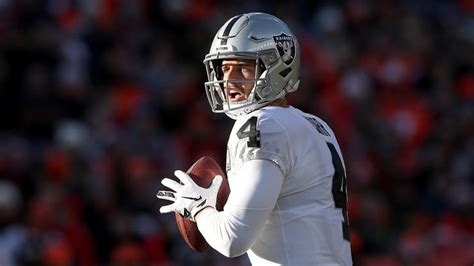 Derek Carr Puts Critics On Blast For Saying His Stats Are Inflated - Street Stalkin