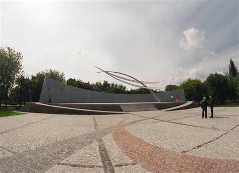 Memorial to the Polish Airmen Who Fell in World War II in