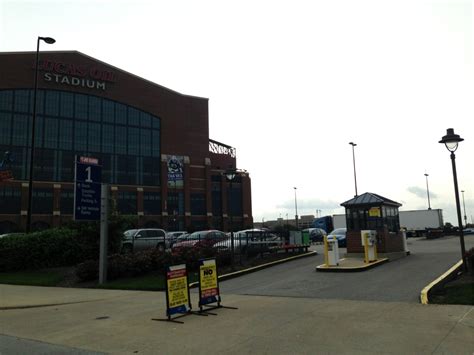 Lucas Oil Stadium - Parking in Indianapolis | ParkMe