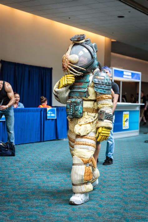 The Gallifreyan Gazette: Alien Costume at SDCC 2014 - Way Cool!!