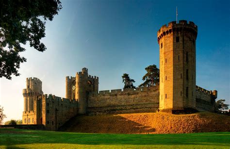 Warwick Castle, A Palace with Medieval Architectural Style - Traveldigg.com