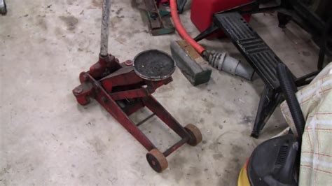 HYDRAULIC FLOOR JACK REPAIR (part 1) - YouTube