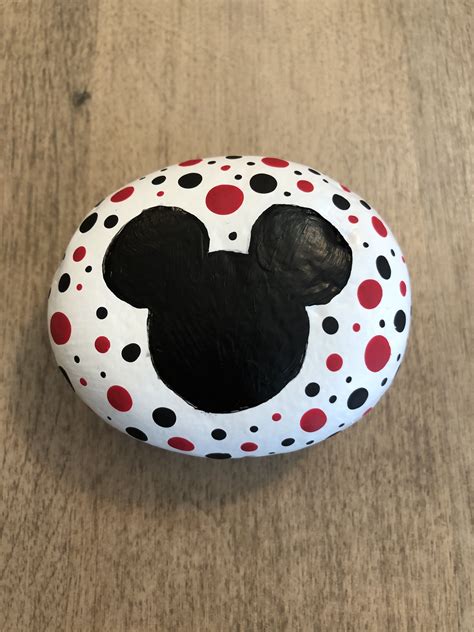 Mickey Disney Painted Rock | Rock crafts, Painted rocks diy, Painted rocks