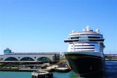 Best Cruises to Bermuda in 2020 | EatSleepCruise.com