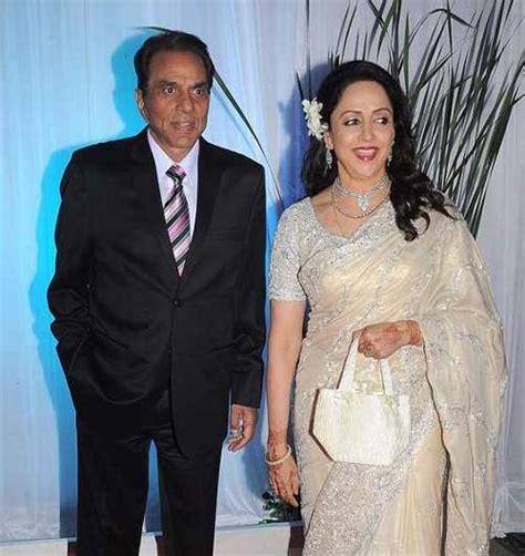 Hema Malini family, childhood photos | Celebrity family wiki