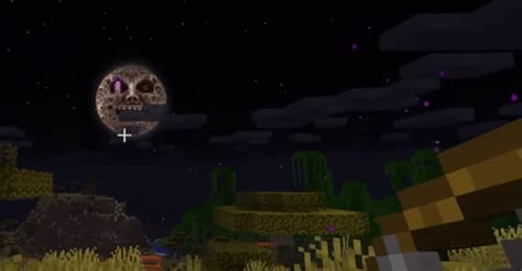 How to summon lunar moon in Minecraft?