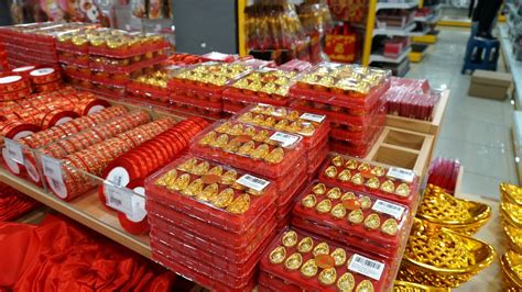 Here's where in S'pore to buy CNY decorations from S$0.50 so you can ...