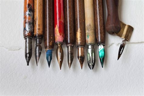 Fountain Pen Nibs: 19 Types Explained (with Examples) (2022)