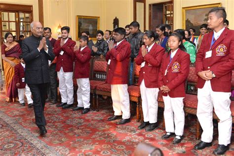 In Pics: President Kovind Meets 18 National Bravery Award Winners ...