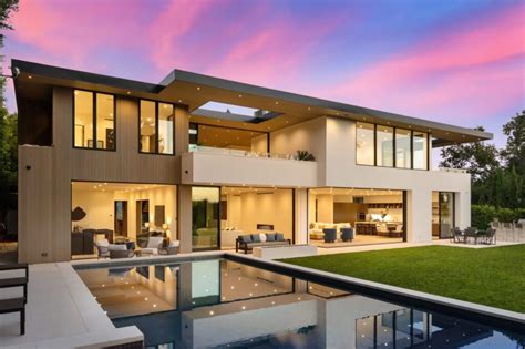 Exquisite Los Angeles Modern House Asks for $13 Million