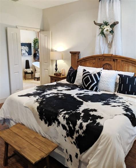 Western bedroom inspiration | Western bedroom decor, Western bedrooms ...