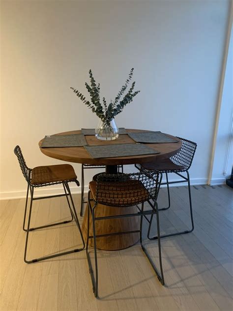 Revolve 48" Round Adjustable Height Dining Table for Sale in Yonkers, NY - OfferUp