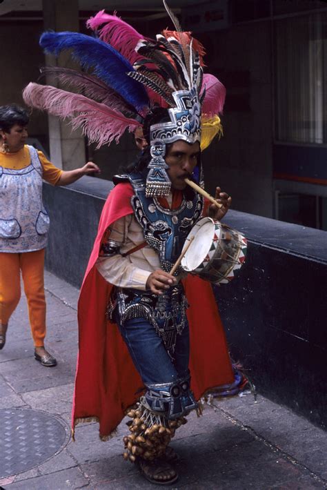 Aztec Dancer | A vision from Mexico City's Aztec past dances… | Flickr