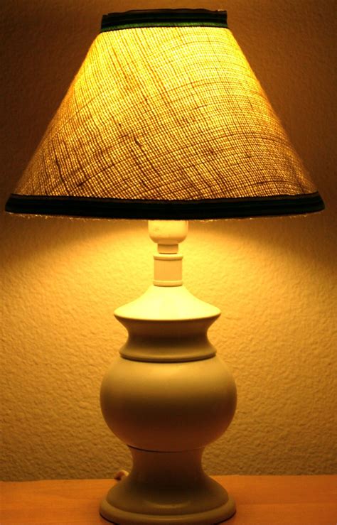 Smart-Bottom Enterprises: Burlap Lamp Shade