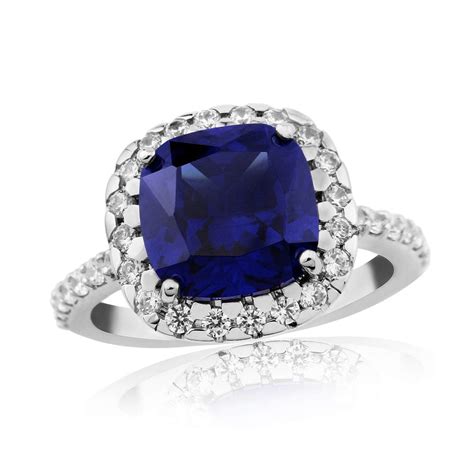 sapphire ring | The Crystal Pineapple