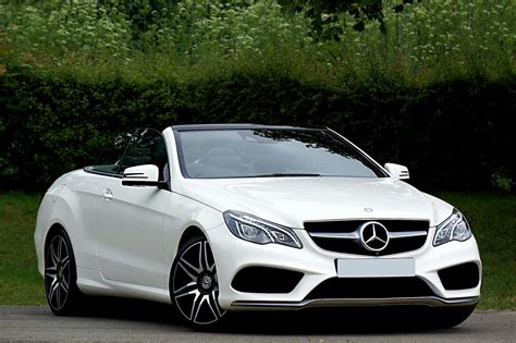 White Mercedes Benz Convertible Coupe · Free Stock Photo