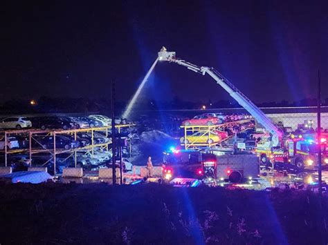 Bibra Lake fire: Firefighters battle massive blaze at Pickles car yard ...