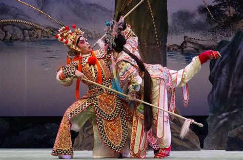 Cantonese Opera: history, performance, theatre and costume design